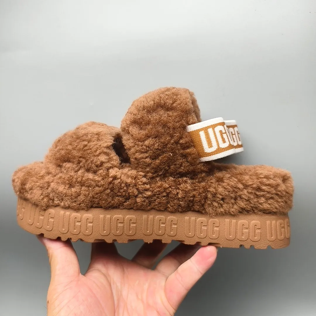 💰440 UGG sheepskin all-in-one snow boots 0876 new autumn and winter style Zhou Dongyu's same style furry slippers Product name: Ovlafita, Longfeng Teddy fur muffin bottom slippers, new at the counter simultaneously It is an upgraded version of the classic oh yeah sandals, the corrugated sheepskin material is used to make it more fashionable and cool, the heel strap is the highlight of the entire design, the muffin bottom visually increases, good news for small sisters, large quantities in stock Code number: 35-41 Color: white, gray, black, pink, army green, maroon